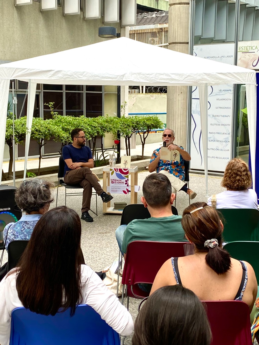 Libros &amp; Rosas Actividad 2 (Manual del Distraído)