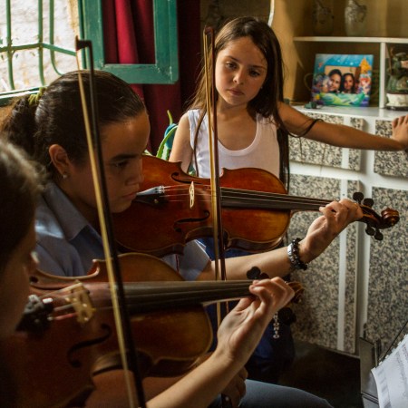 Niños de las Brisas