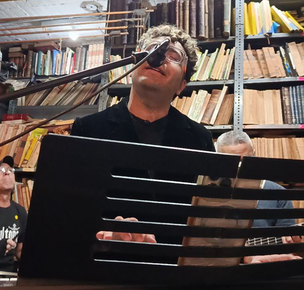 Rock entre libros: crónicas en La Pulpería